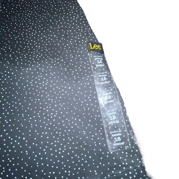 Lee Women’s Straight Fit Bermuda Shorts Size 18M Black Small Polka Dot NWT - Picture 3 of 5